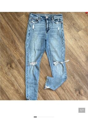 American Eagle Outfitters Light Blue Ripped Skinny Jeans